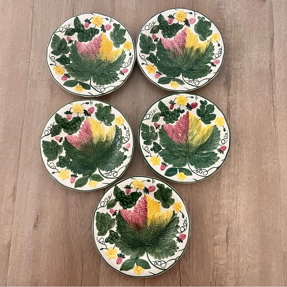 5 PCs 1940s Western Germany Majolica Strawberry & Maple Leaves 8 1/4” Plates Vtg